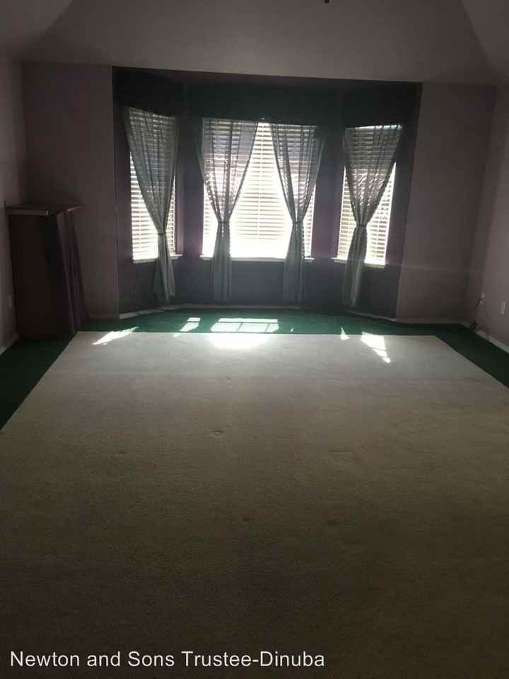 1611 N Thomas Ct - Photo 2 of 11