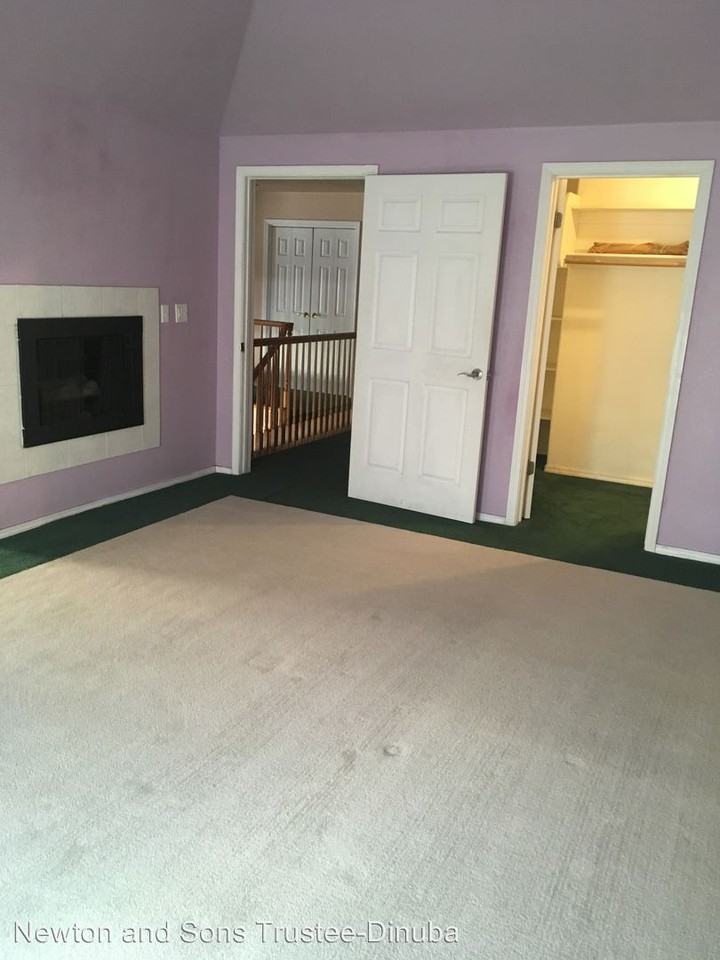 1611 N Thomas Ct - Photo 3 of 11
