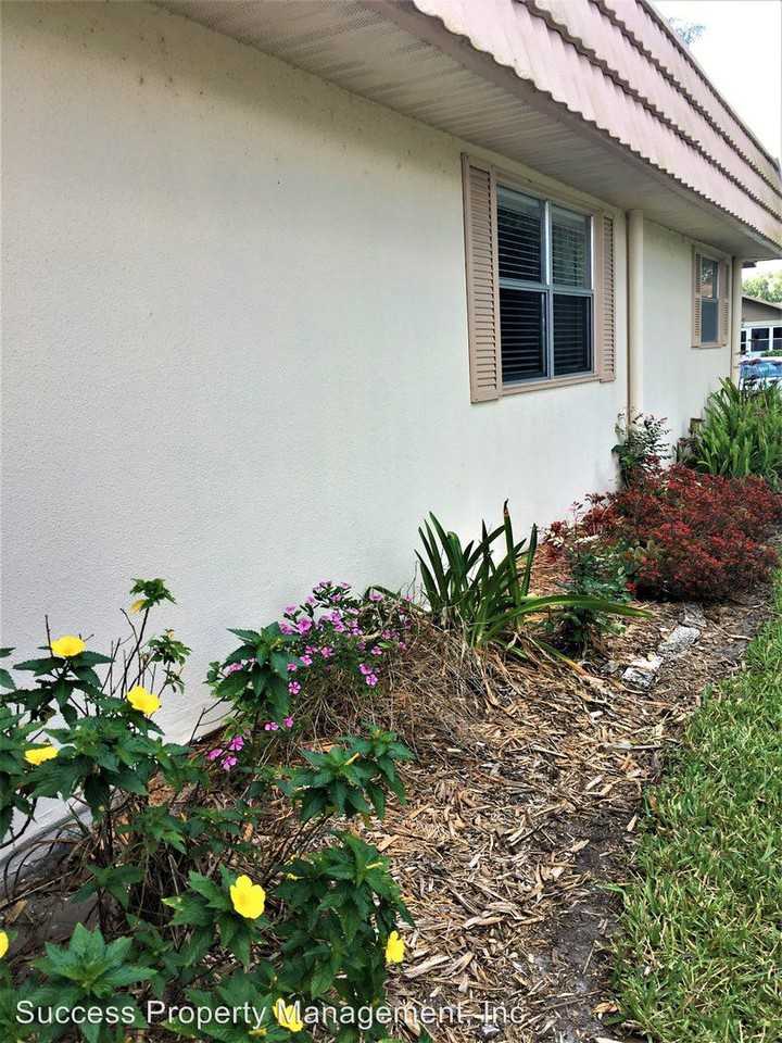 1811 Bedford Ln #G166 - Photo 3 of 15