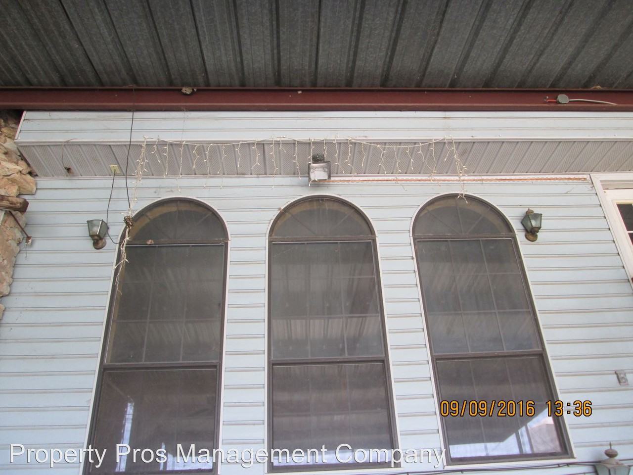 122 S Main St - Photo 2 of 22