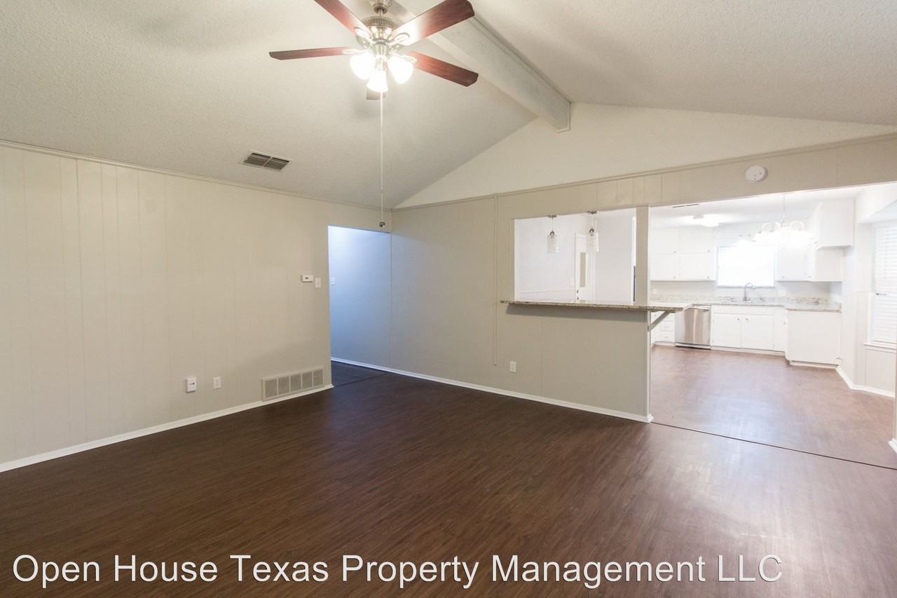 6421 Old Mill Cir - Photo 3 of 9