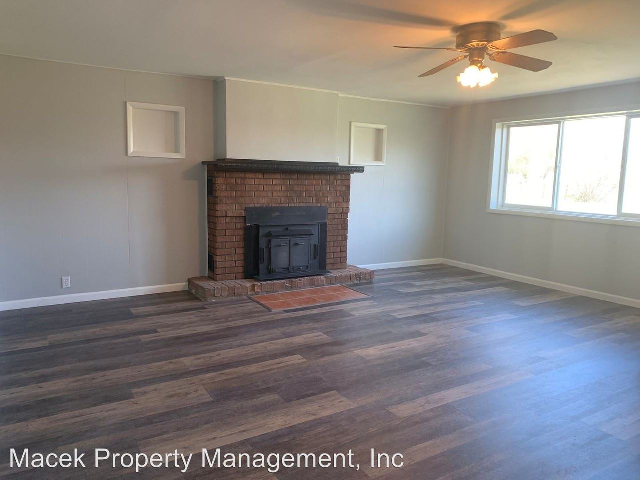 1372 13th Ave SW - Photo 2 of 22