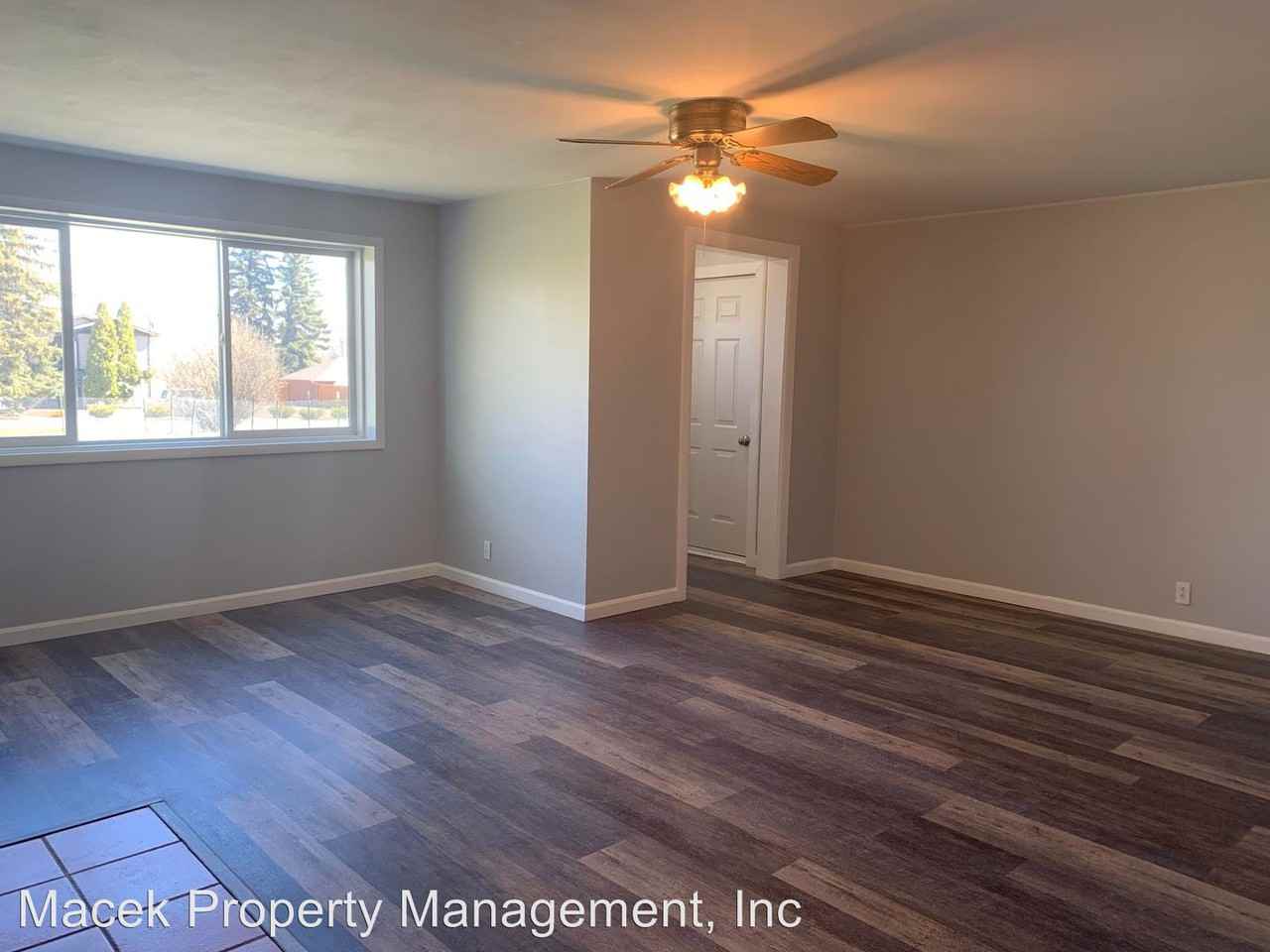 1372 13th Ave SW - Photo 3 of 22