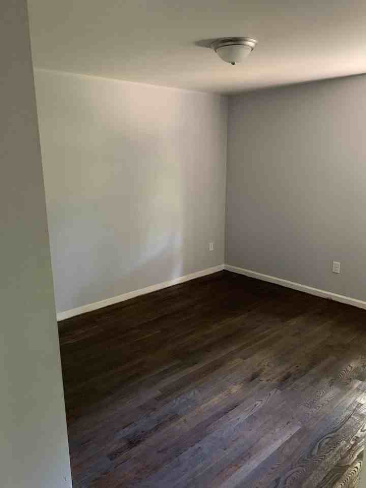 1910 Center Ave - Photo 3 of 5