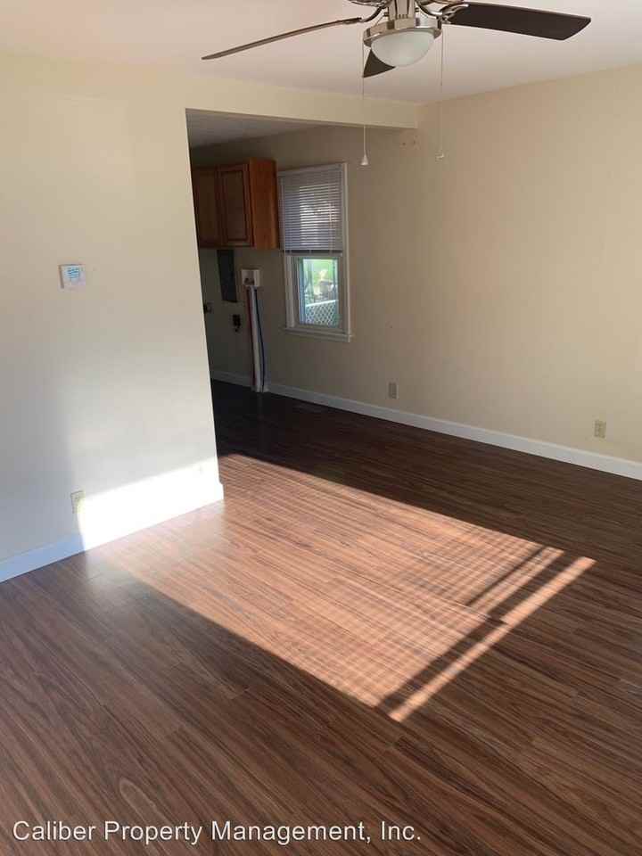 2225 Virginia Ave - Photo 2 of 10