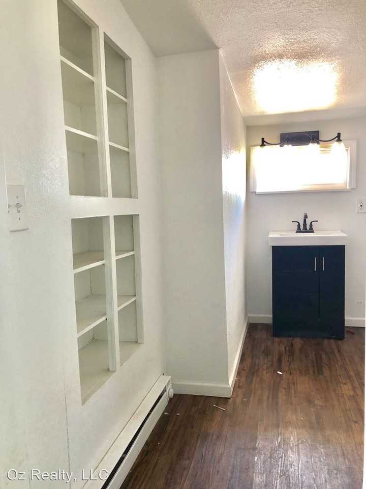 320 Main St - Photo 3 of 9