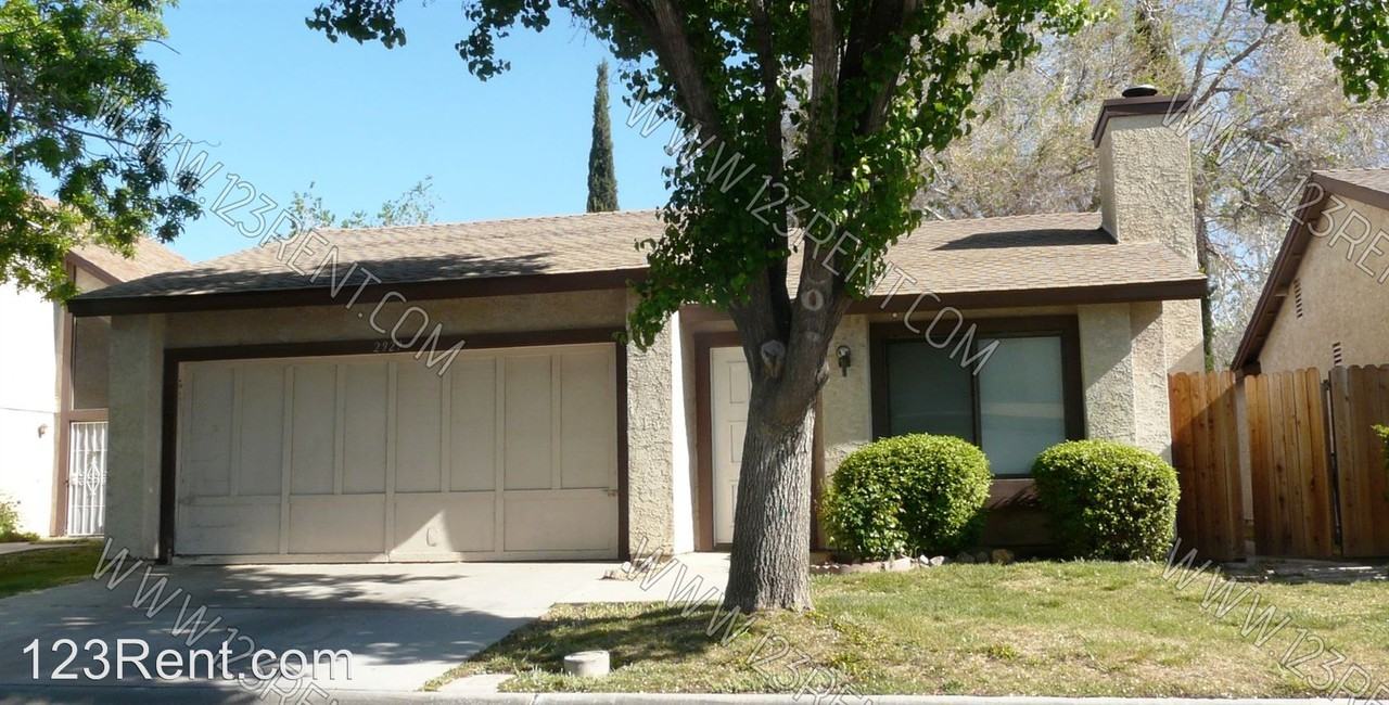 2929 E Ave R-2, Palmdale, CA 93550 2 Bedroom House for Rent for $1,300