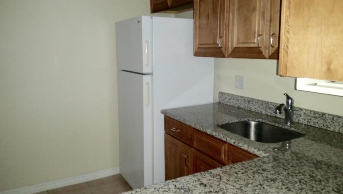 470 Executive Center Dr - Photo 3 of 20