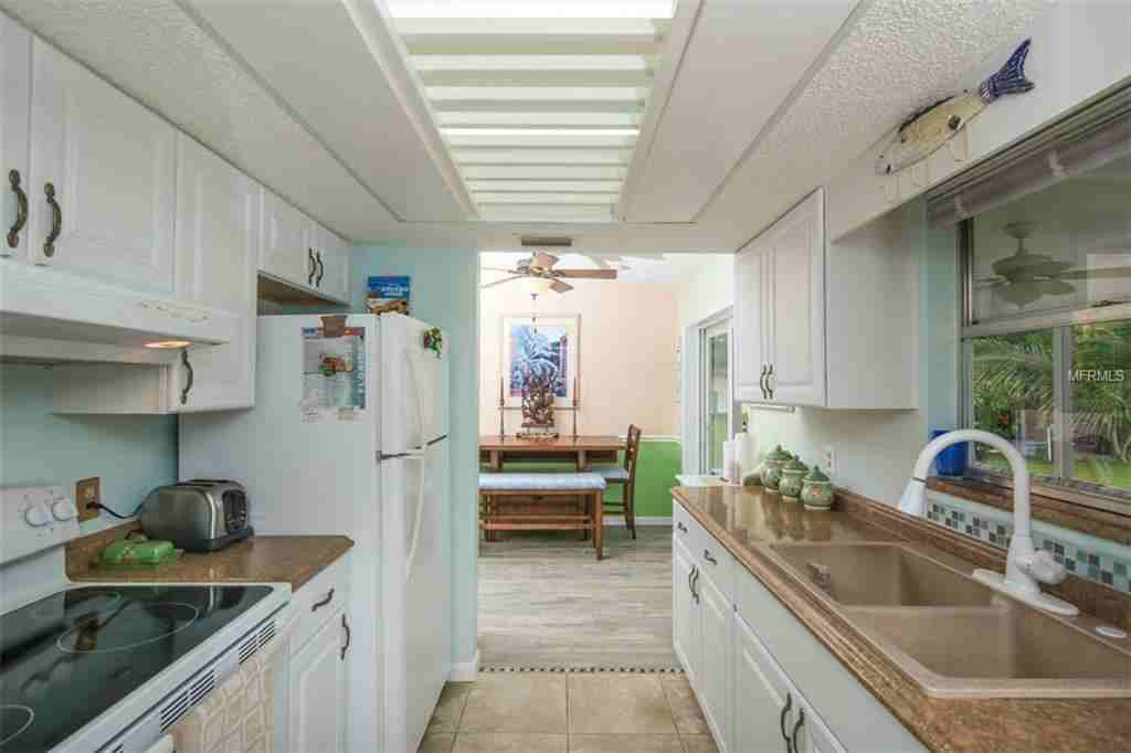 11037 Oceanspray Boulevard - Photo 2 of 24