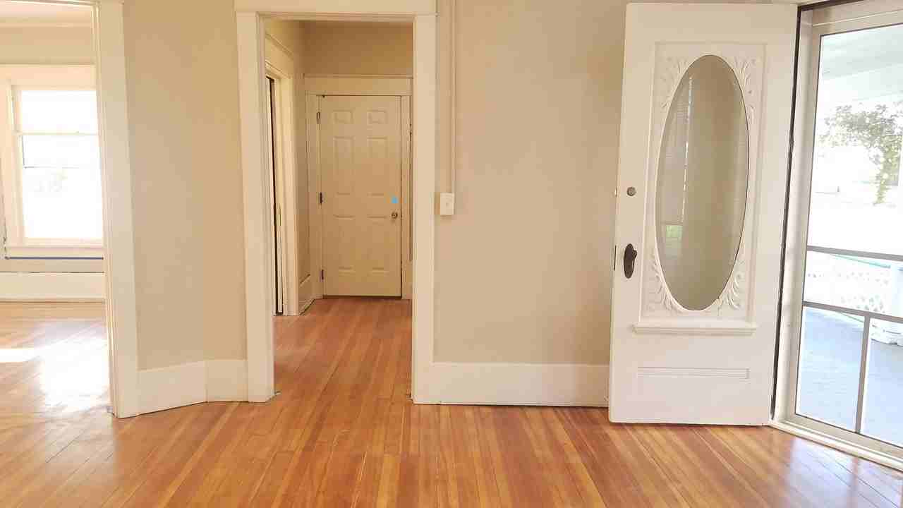 4635 Saint Paul Ave - Photo 3 of 12