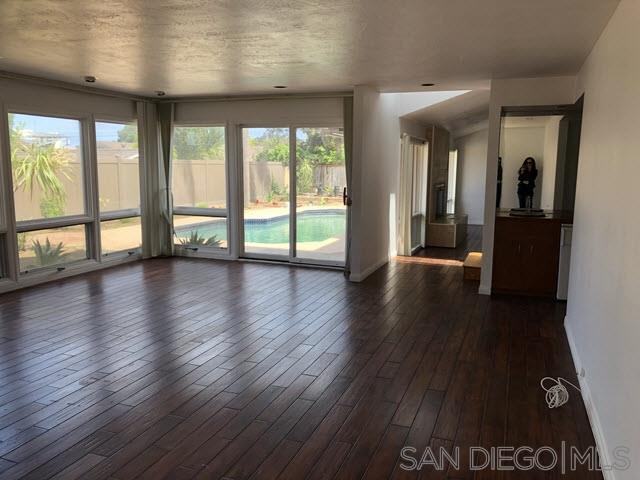 8878 Nottingham Pl - Photo 3 of 24