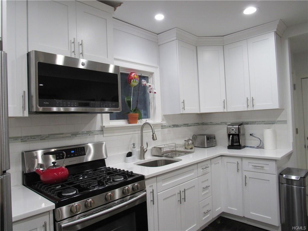 242 William St - Photo 2 of 26