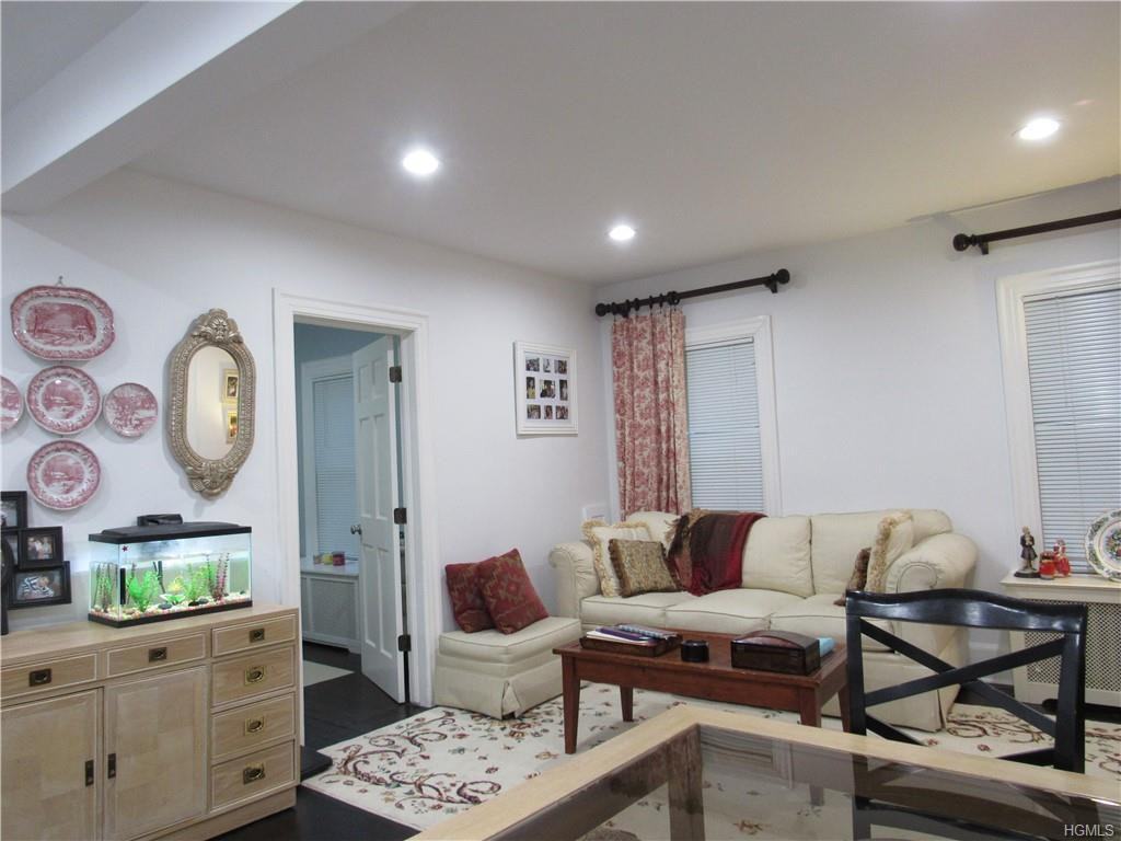 242 William St - Photo 3 of 26