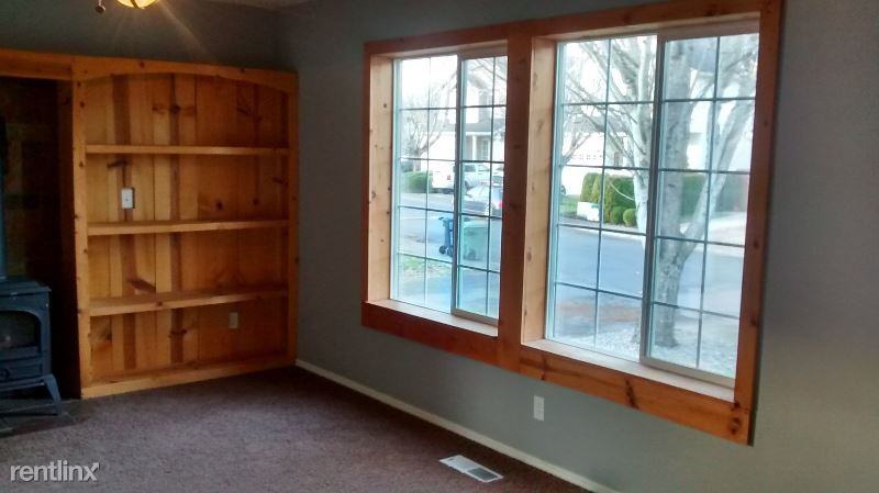 1978 Meadowood Loop - Photo 3 of 14