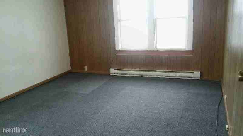 207 Main St - Photo 2 of 5