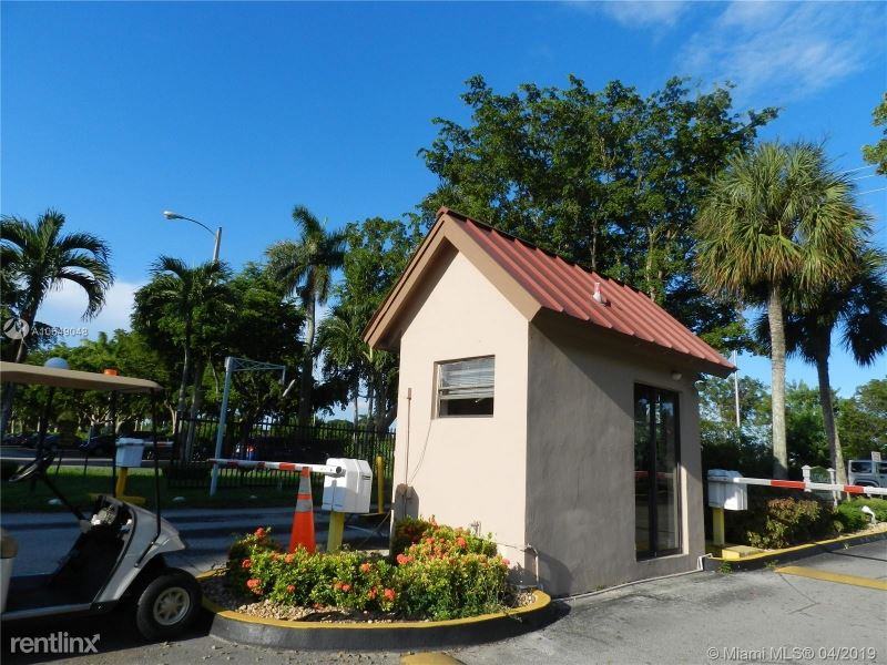 5800 SW 127th Ave - Photo 3 of 38