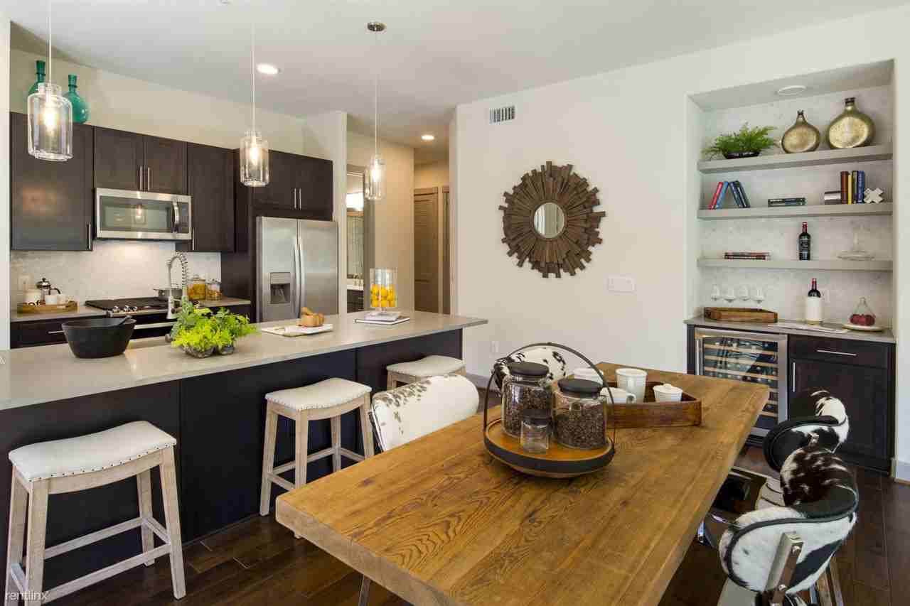 5045 Galleria Area - Photo 3 of 11