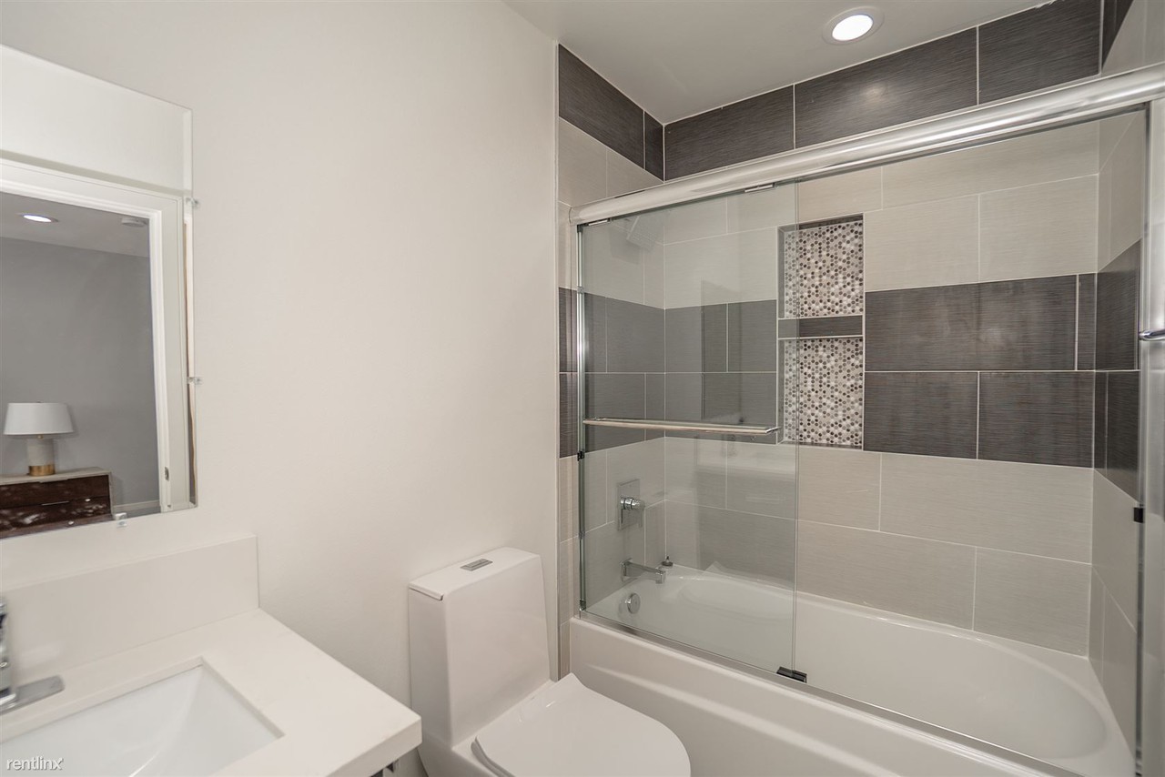 7199 S La Cienega Blvd - Photo 3 of 9