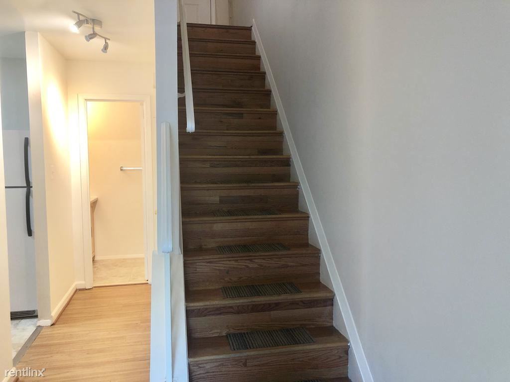 1824 Bronzegate Blvd - Photo 3 of 28