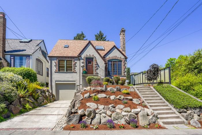 4725 53rd Ave S - Photo 3 of 23