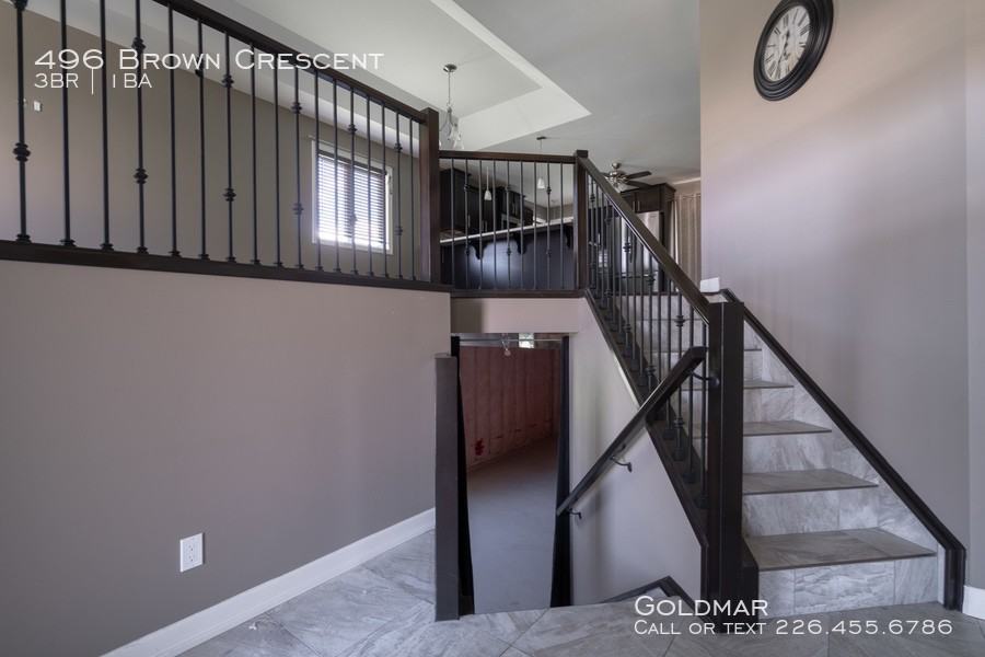 496 Brown Cres - Photo 3 of 32