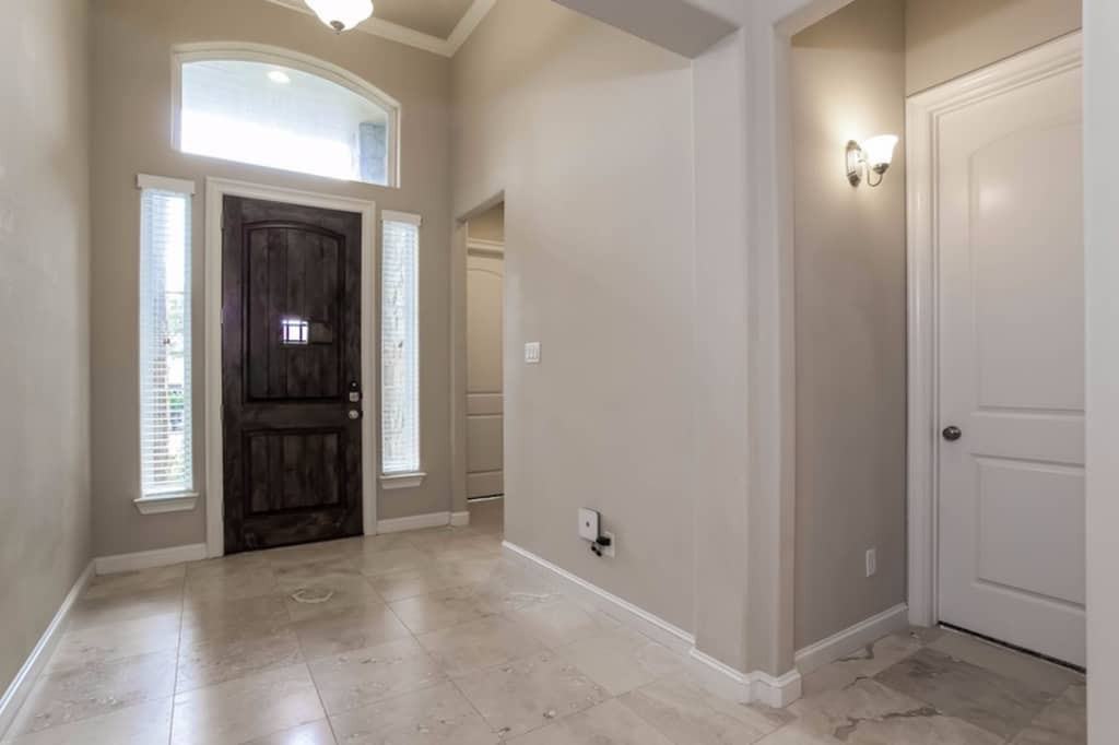 93 Waterford Way - Photo 3 of 28