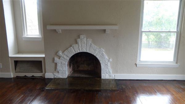 16770 GREENLAWN (TWO FAMILY FLAT, UPPER AND lOWER) - Photo 2 of 6