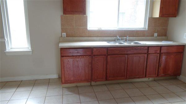 16770 GREENLAWN (TWO FAMILY FLAT, UPPER AND lOWER) - Photo 3 of 6