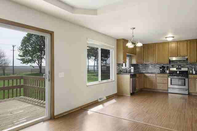 909 Linda Ln - Photo 3 of 13