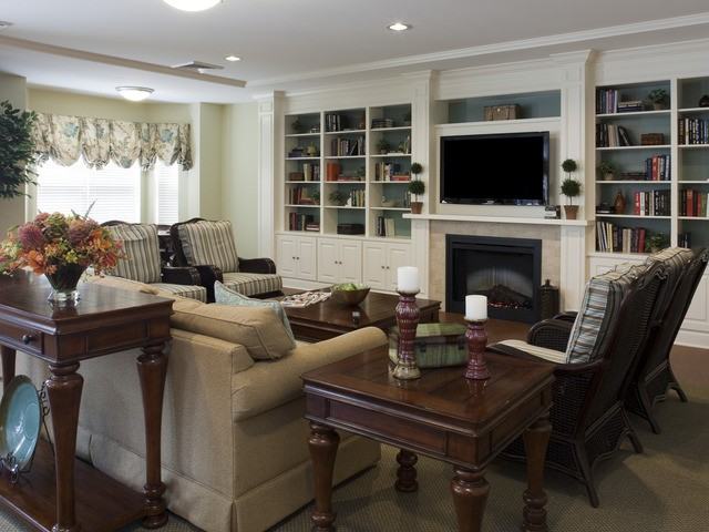 Evergreen Senior Apartments - For Seniors 62+ - Photo 2 of 6