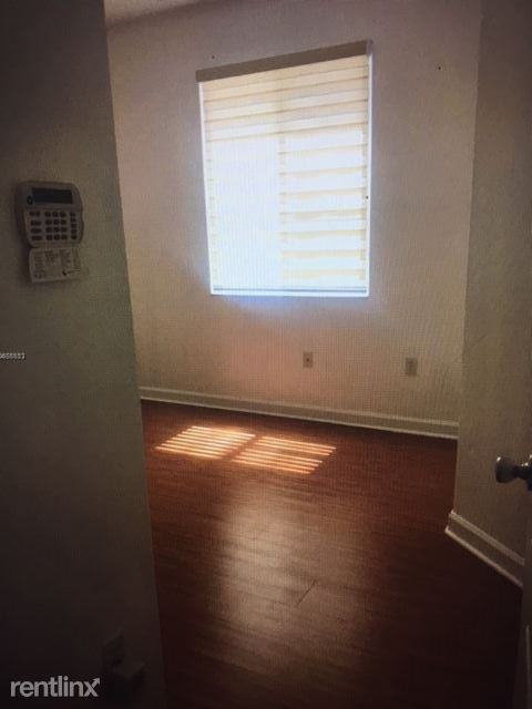 7070 NW 177th St - Photo 3 of 7