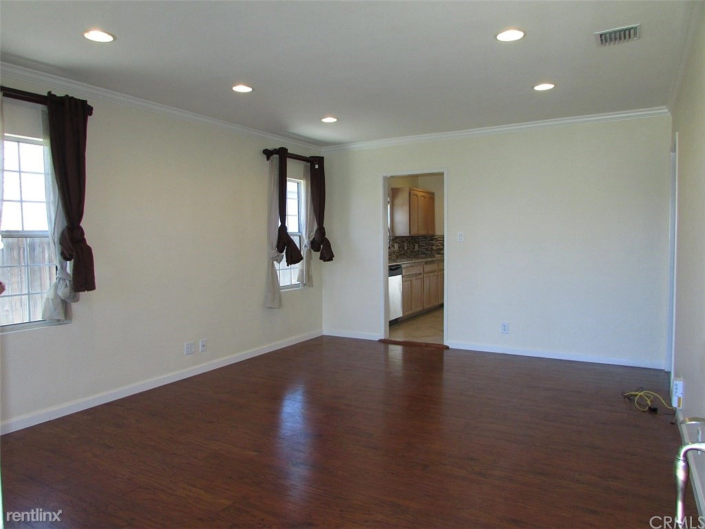 5011 134th Pl - Photo 3 of 10