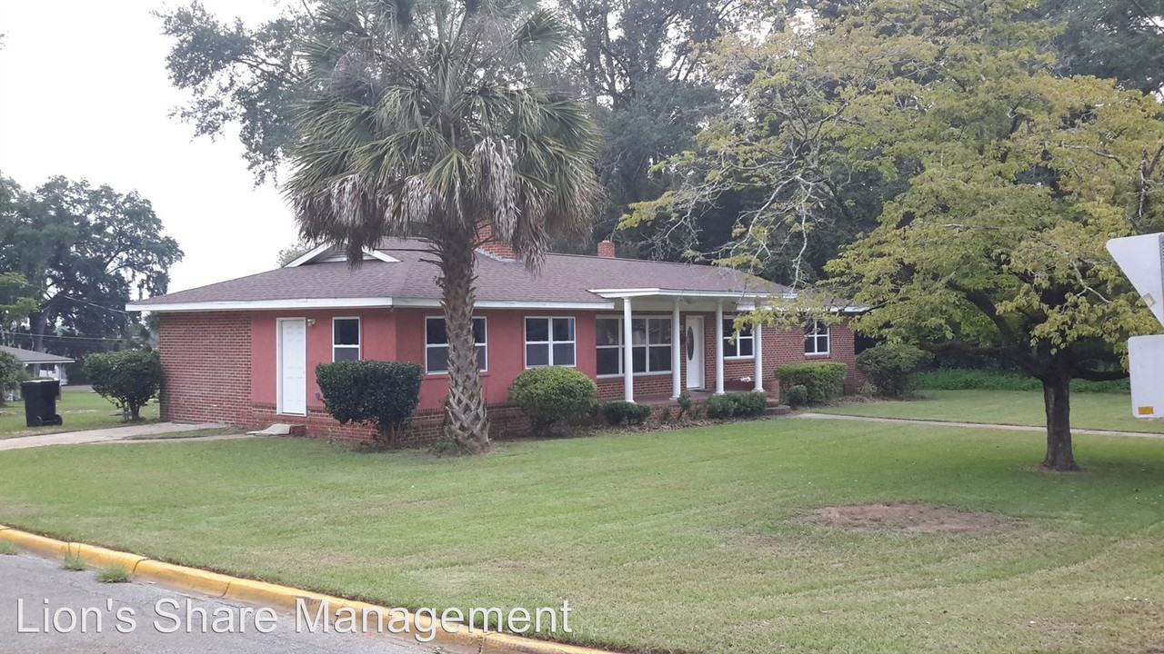 203 Lincoln Street - Photo 2 of 33