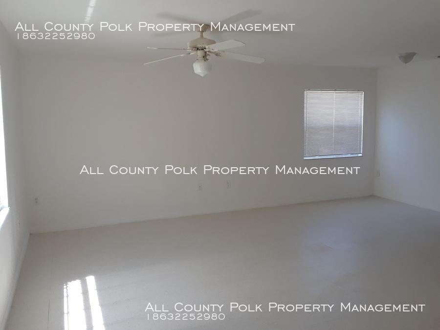 1147 Olive St - Photo 2 of 22