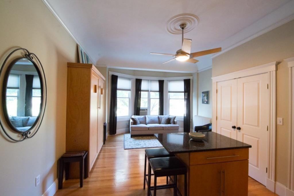 368 Commonwealth Avenue - Photo 2 of 8