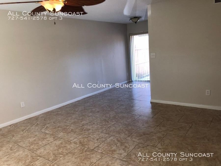 1521 Adams Cir E - Photo 3 of 15