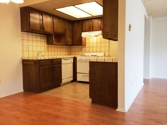1322 W 9th St #207 - Photo 2 of 5