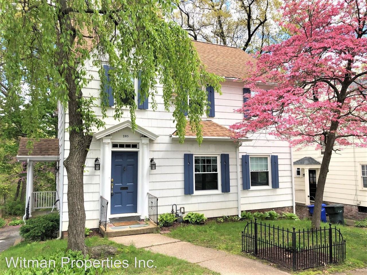 205 Norfolk St - Photo 2 of 34