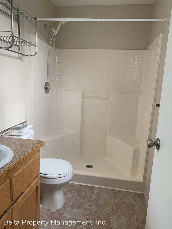 20217 45th Dr NE - Photo 2 of 31