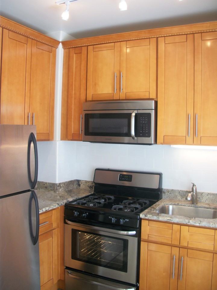 810 Jones St - Photo 2 of 8