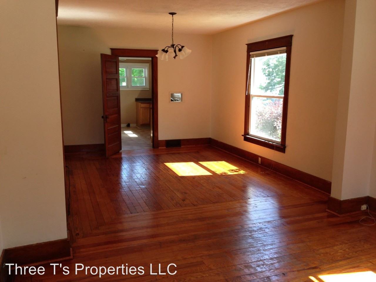 534 W Stewart St - Photo 2 of 7