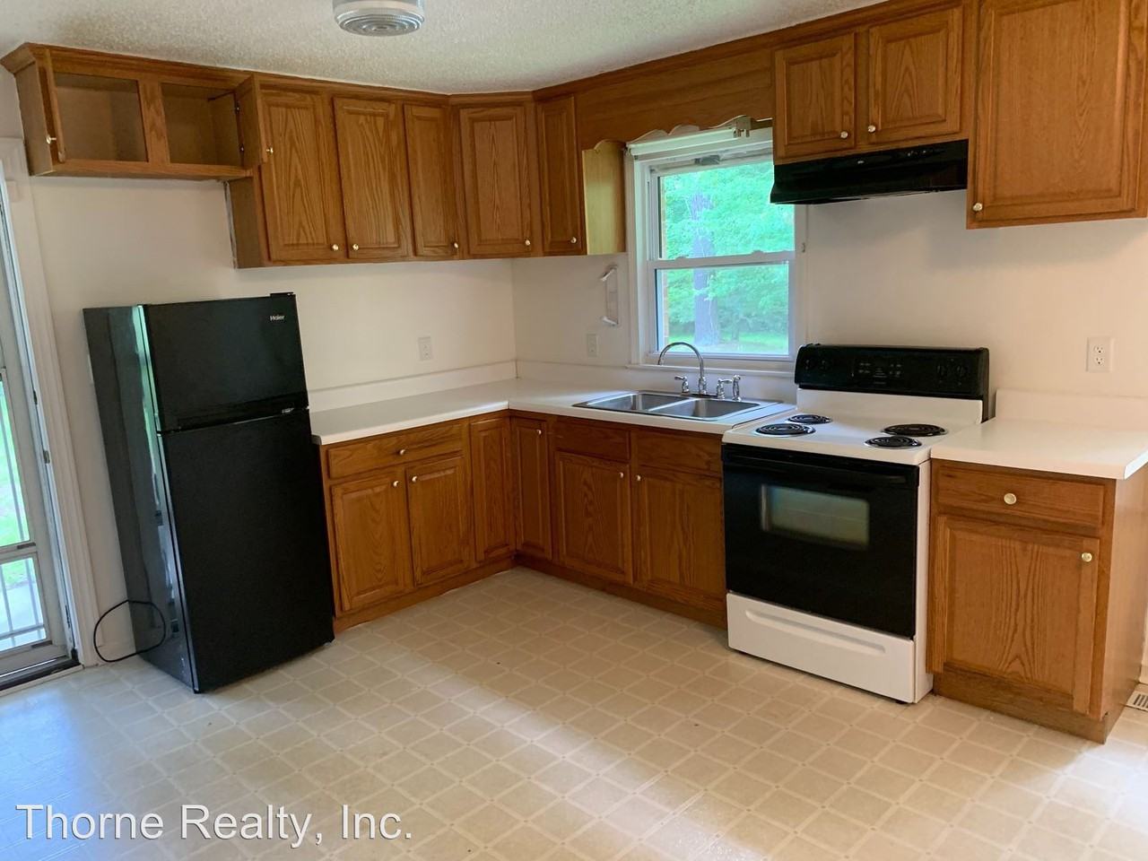 324 2nd St - Photo 2 of 8