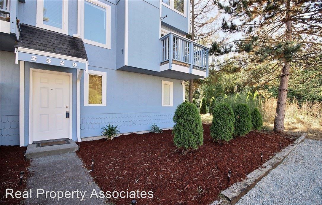 2529 SW Cloverdale St - Photo 2 of 20