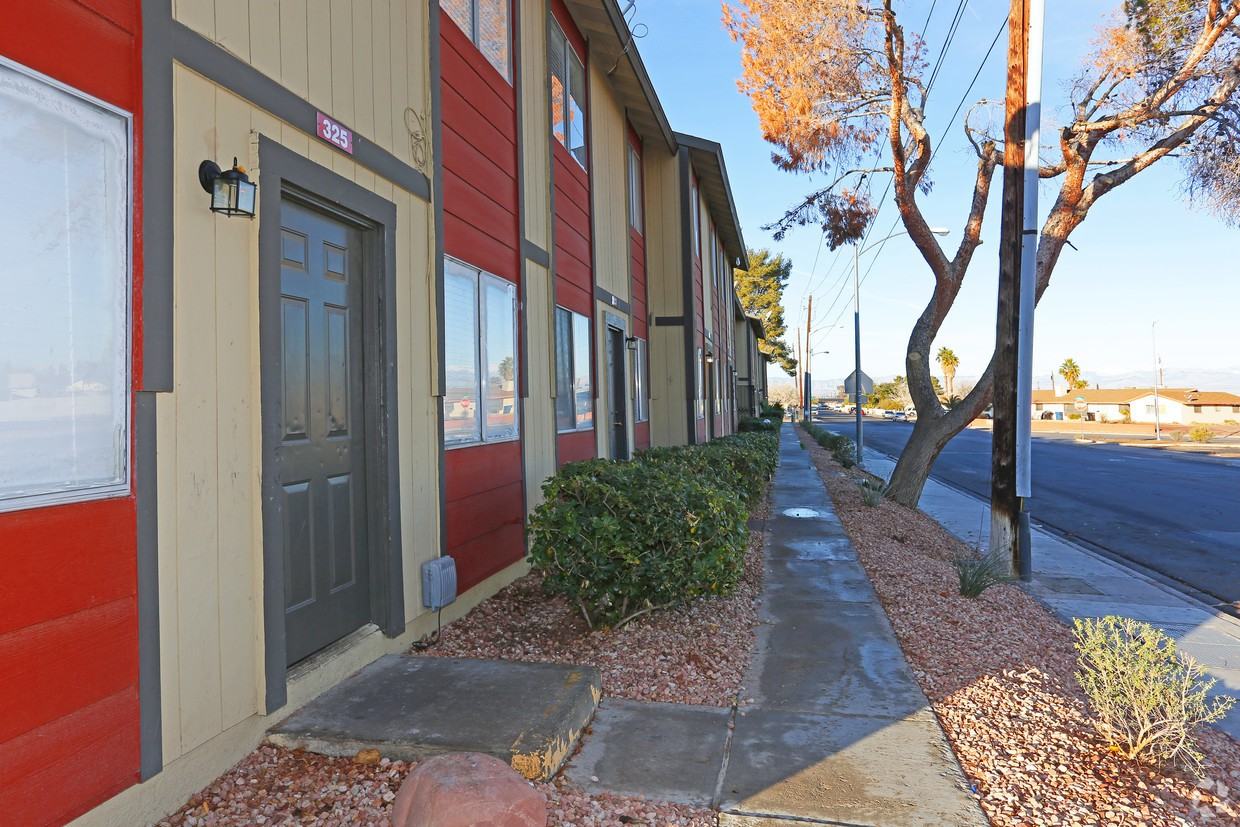 Joyce St Apartments in Valley View, Henderson, NV 890156067 Zumper