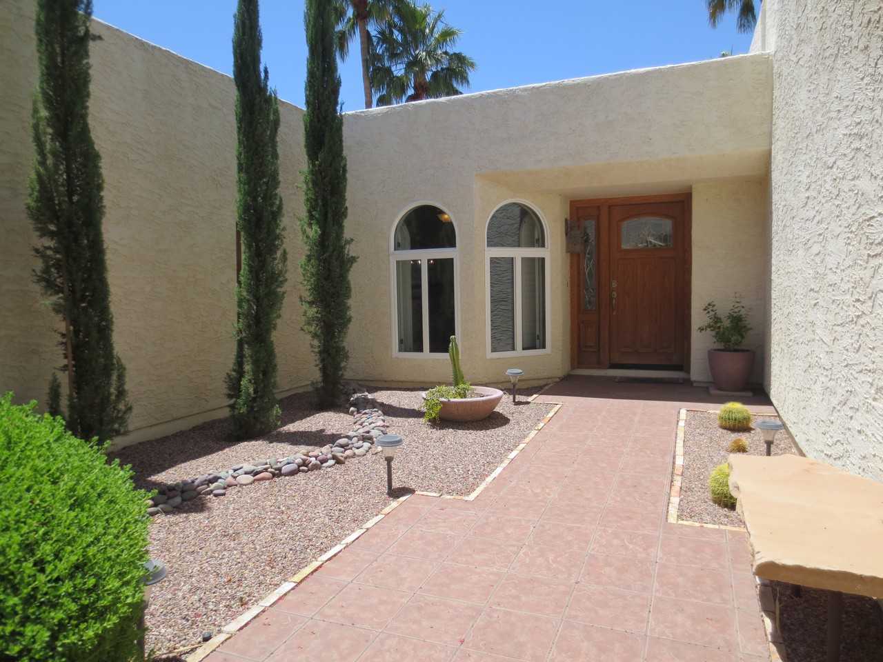 9008 N 87th Way - Photo 3 of 38