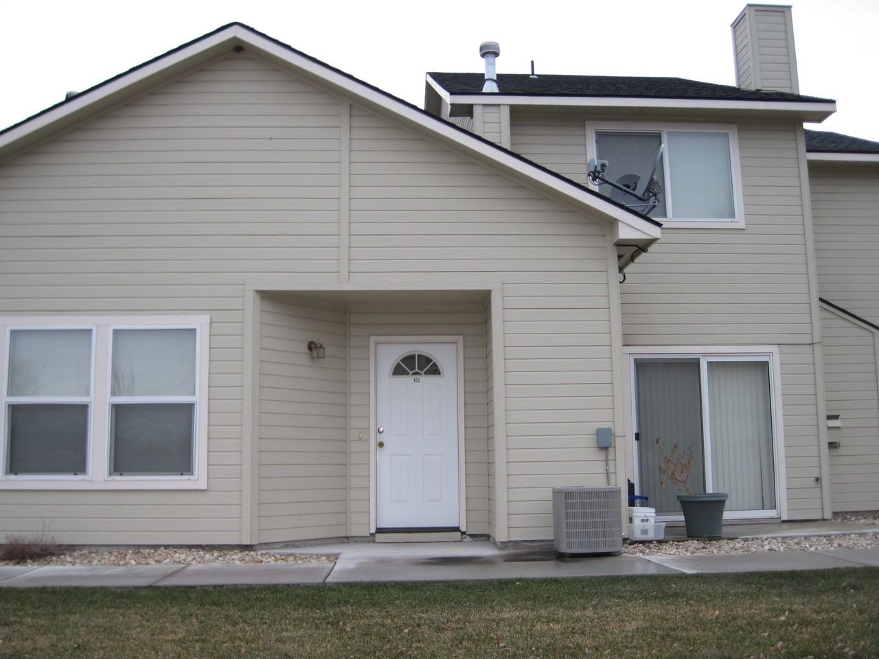 1513 Garland St - Photo 3 of 9