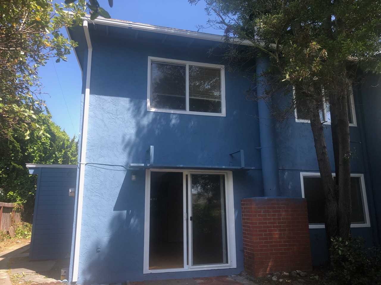 1023 Campbell St - Photo 2 of 11