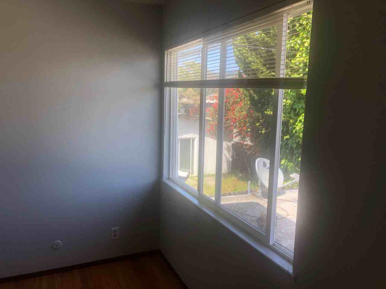 1023 Campbell St - Photo 3 of 11