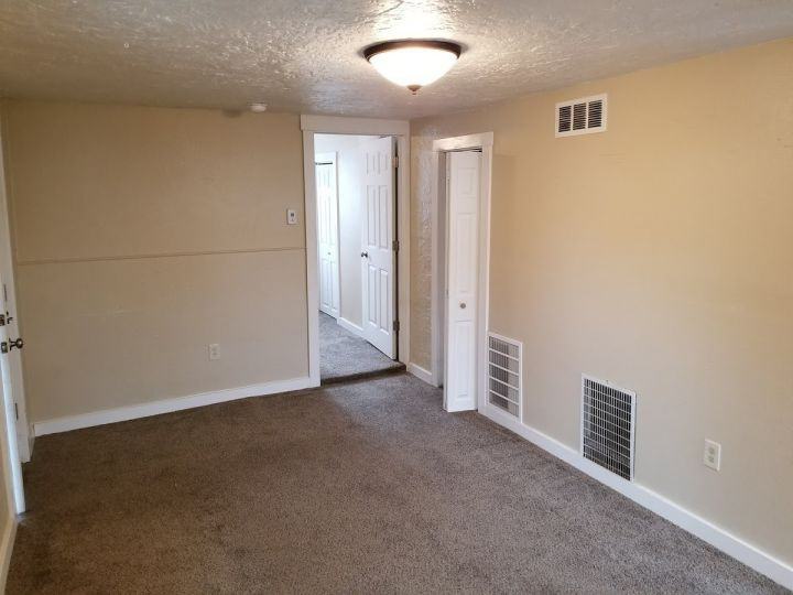 238 1/2 1/2 Terry Ave - Photo 3 of 6