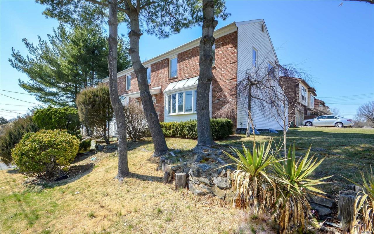 42 Sunnyside Blvd - Photo 2 of 20